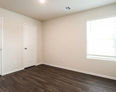 2003 Crimson Lake Boulevard - Photo Thumbnail 6