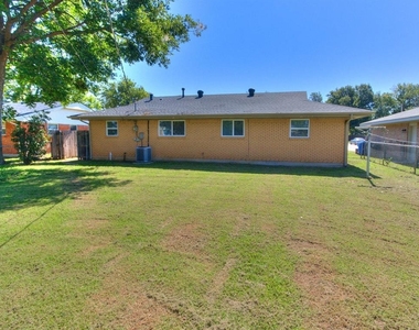 208 Thompson Drive - Photo Thumbnail 19