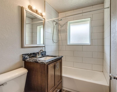 208 Thompson Drive - Photo Thumbnail 15
