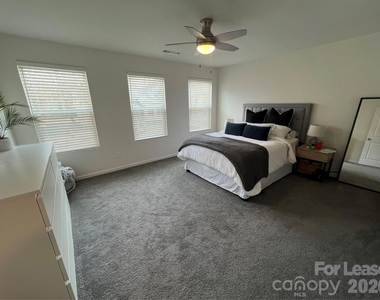 19505 Meridian Street - Photo Thumbnail 8