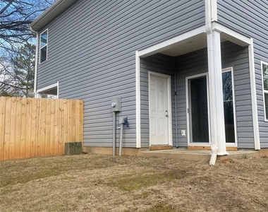 19505 Meridian Street - Photo Thumbnail 14