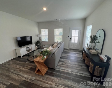 19505 Meridian Street - Photo Thumbnail 1