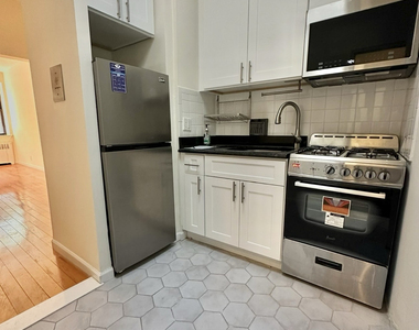 400 East 85th Street - Photo Thumbnail 1