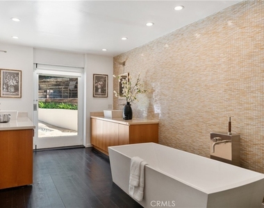 9653 Oak Pass - Photo Thumbnail 20