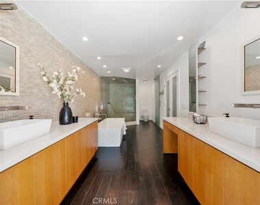 9653 Oak Pass - Photo Thumbnail 21
