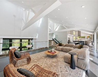 9653 Oak Pass - Photo Thumbnail 14