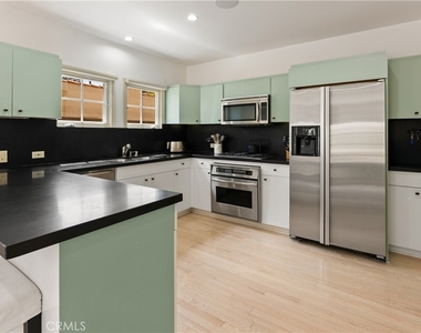 708 Westbourne - Photo Thumbnail 8