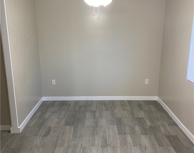 1548 N Lassen - Photo Thumbnail 11