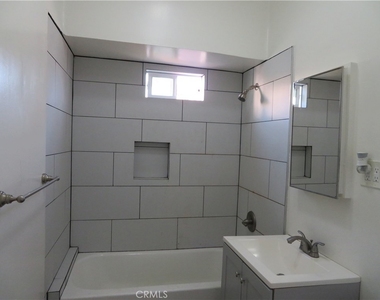 3923 S Normandie - Photo Thumbnail 9