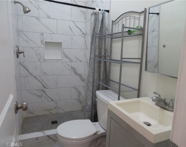 3923 S Normandie - Photo Thumbnail 12