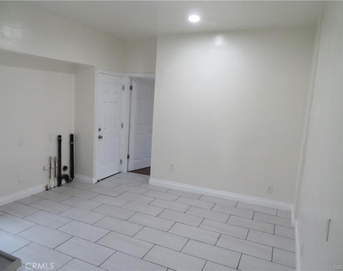 3923 S Normandie - Photo Thumbnail 3
