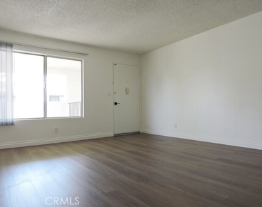 755 E Date - Photo Thumbnail 8