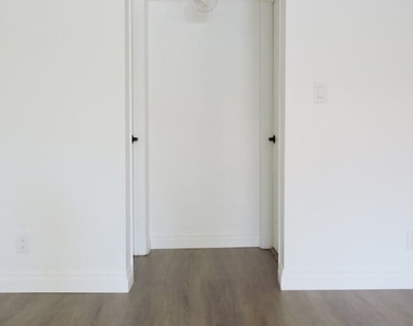 755 E Date - Photo Thumbnail 11