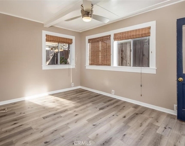 1172 Catalina - Photo Thumbnail 12