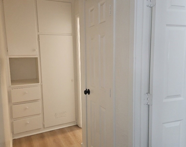 3581 Chicago - Photo Thumbnail 3