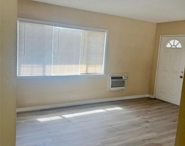 605 W D Street - Photo Thumbnail 15