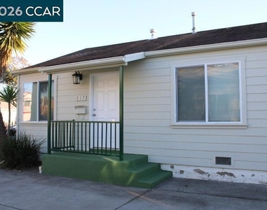 827 33rd St - Photo Thumbnail 1