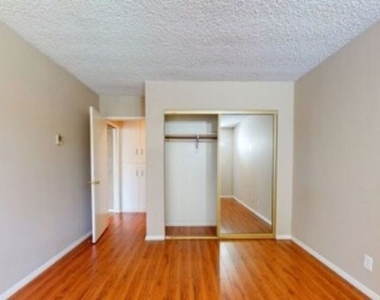 6225 Canterbury Drive - Photo Thumbnail 8