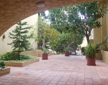 6225 Canterbury Drive - Photo Thumbnail 10