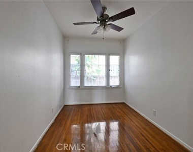 149 S Crescent Drive - Photo Thumbnail 2