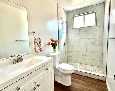 829 Alpine Street - Photo Thumbnail 4