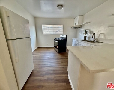 829 Alpine Street - Photo Thumbnail 1