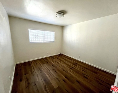 829 Alpine Street - Photo Thumbnail 8