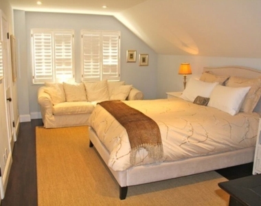 10253 Valley Spring Lane - Photo Thumbnail 17