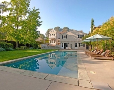10253 Valley Spring Lane - Photo Thumbnail 25