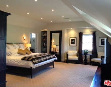 10253 Valley Spring Lane - Photo Thumbnail 4