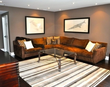 10253 Valley Spring Lane - Photo Thumbnail 21