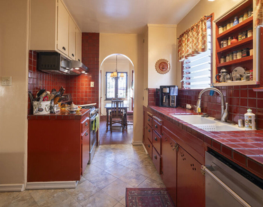 2005 Holmby Avenue - Photo Thumbnail 5