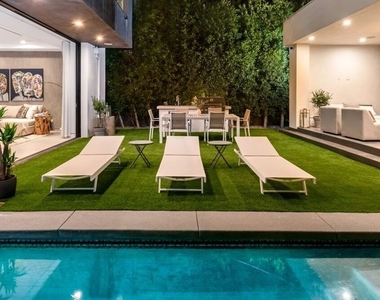 523 N Harper Avenue - Photo Thumbnail 15