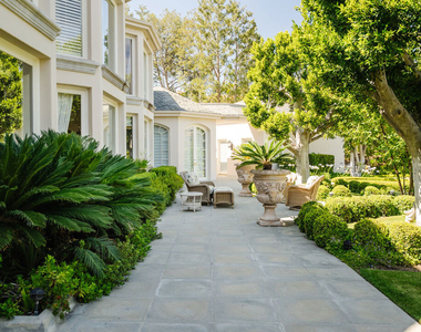 24 Beverly Park Terrace - Photo Thumbnail 7