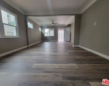 3067 Harrington Avenue - Photo Thumbnail 3