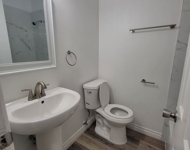 3067 Harrington Avenue - Photo Thumbnail 11