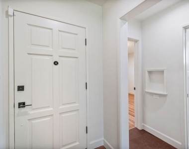 5911 S Corning Avenue - Photo Thumbnail 5