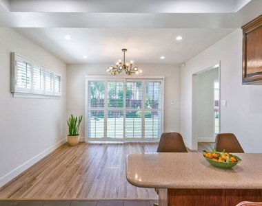 5911 S Corning Avenue - Photo Thumbnail 6