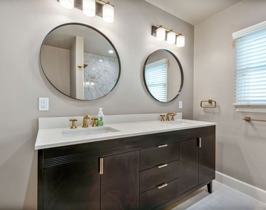 5911 S Corning Avenue - Photo Thumbnail 25