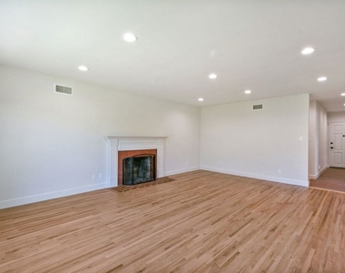 5911 S Corning Avenue - Photo Thumbnail 7