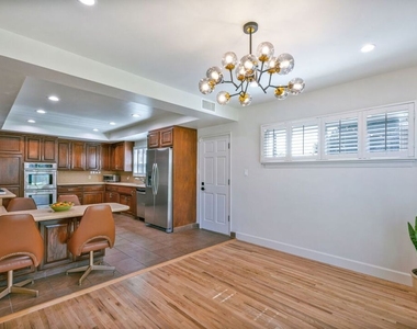 5911 S Corning Avenue - Photo Thumbnail 13