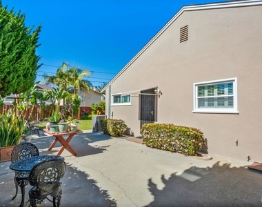 5911 S Corning Avenue - Photo Thumbnail 32
