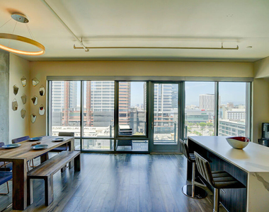 1100 S Hope Street - Photo Thumbnail 4