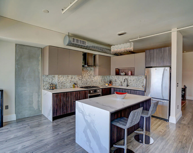 1100 S Hope Street - Photo Thumbnail 16