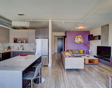 1100 S Hope Street - Photo Thumbnail 10