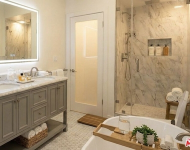 1000 S Sherbourne Drive - Photo Thumbnail 2