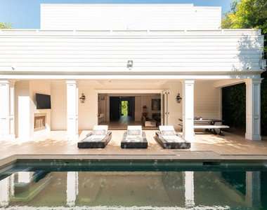 531 N Stanley Avenue - Photo Thumbnail 16