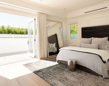531 N Stanley Avenue - Photo Thumbnail 27