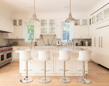 531 N Stanley Avenue - Photo Thumbnail 9