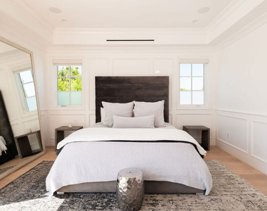 531 N Stanley Avenue - Photo Thumbnail 28